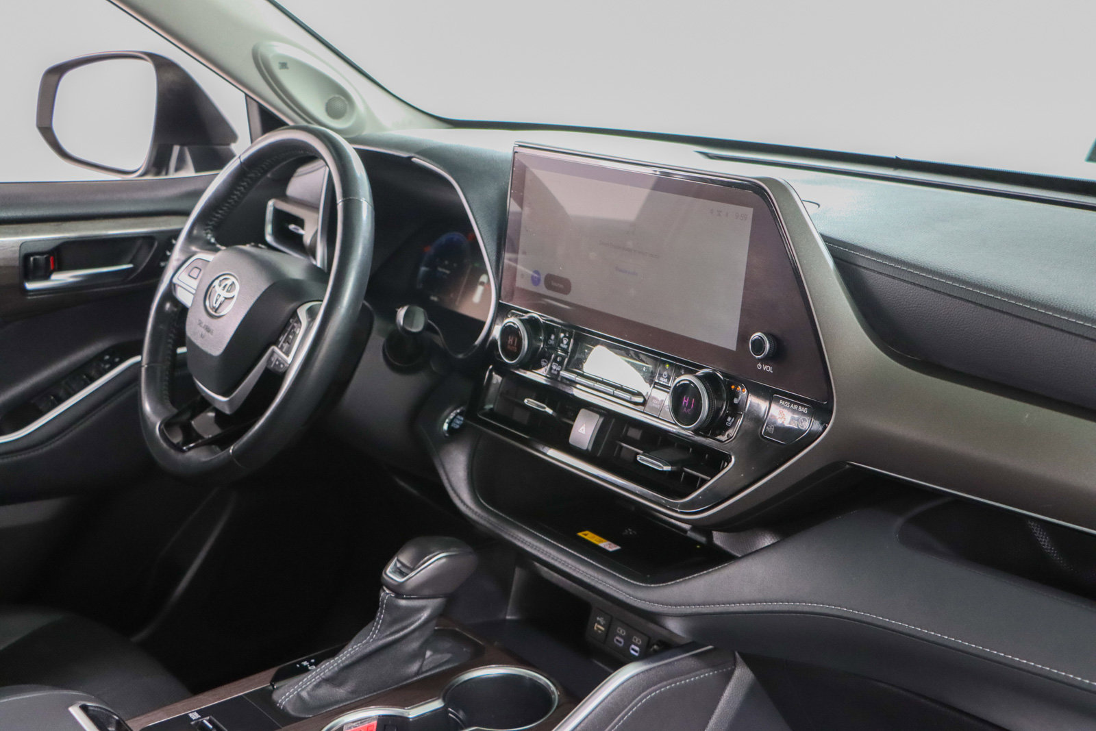 Used 2023 Toyota Highlander Limited image 27