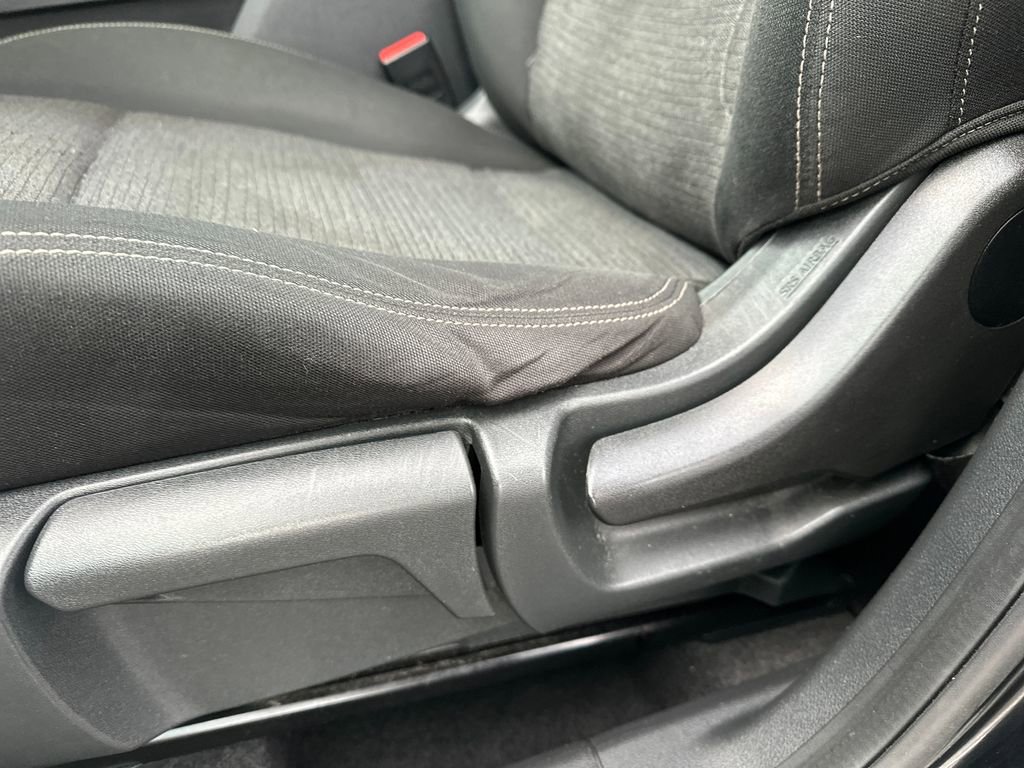 Used 2021 Nissan Rogue S image 4