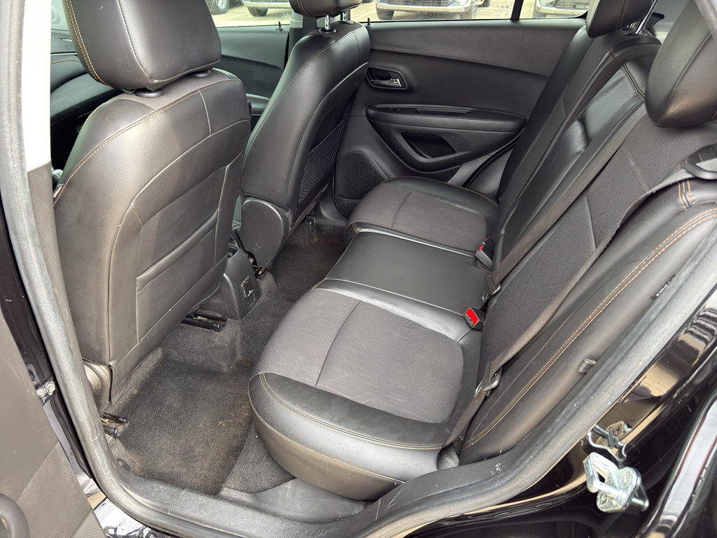 Used 2020 Chevrolet Trax LT w/ LT Convenience Package image 27
