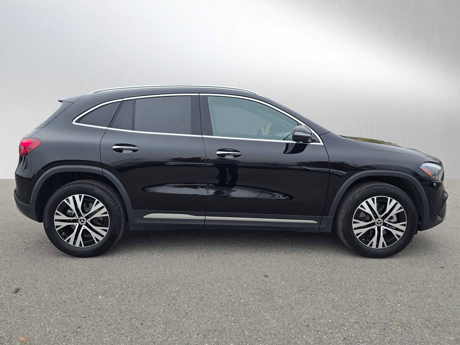 Used 2025 Mercedes-Benz GLA 250 image 3