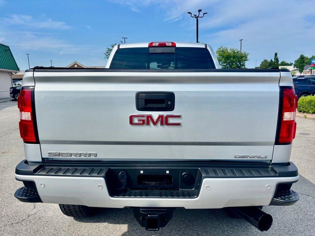Used 2019 GMC Sierra 2500 Denali w/ Duramax Plus Package AWD/4WD image 6