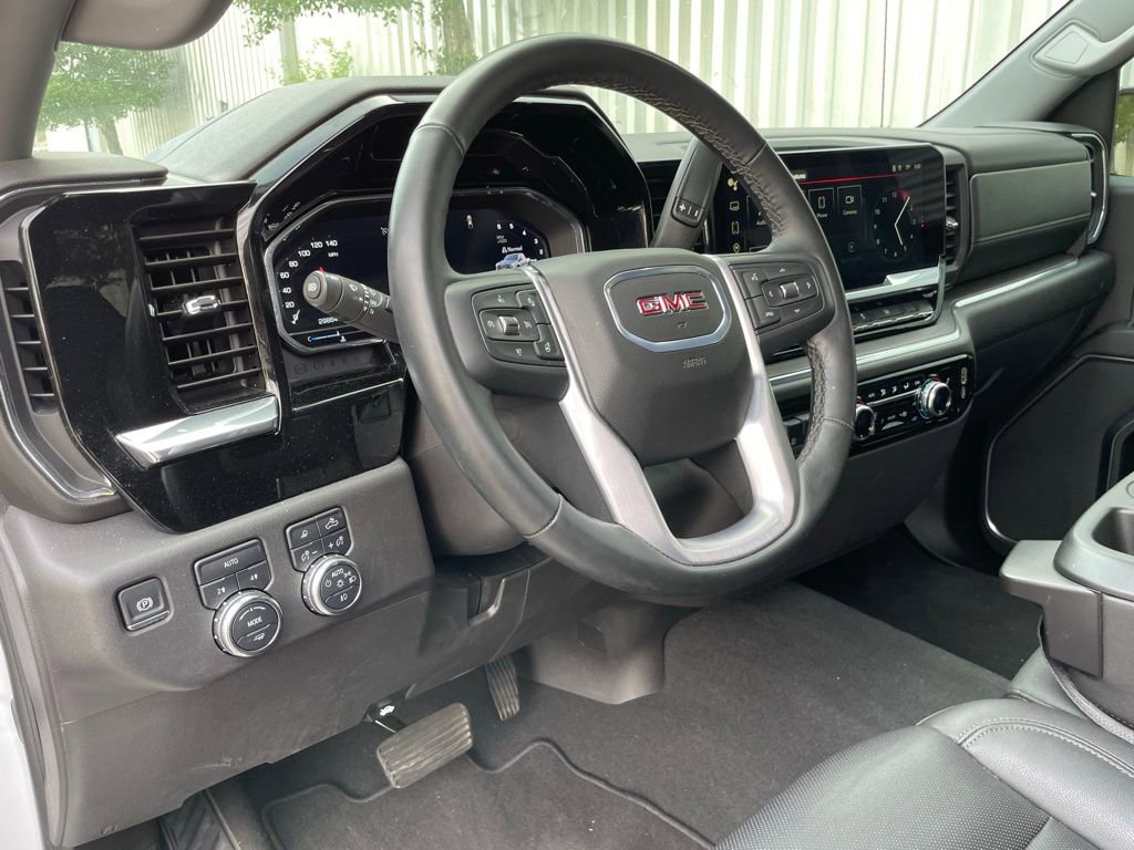 Used 2025 GMC Sierra 1500 SLT AWD/4WD image 10