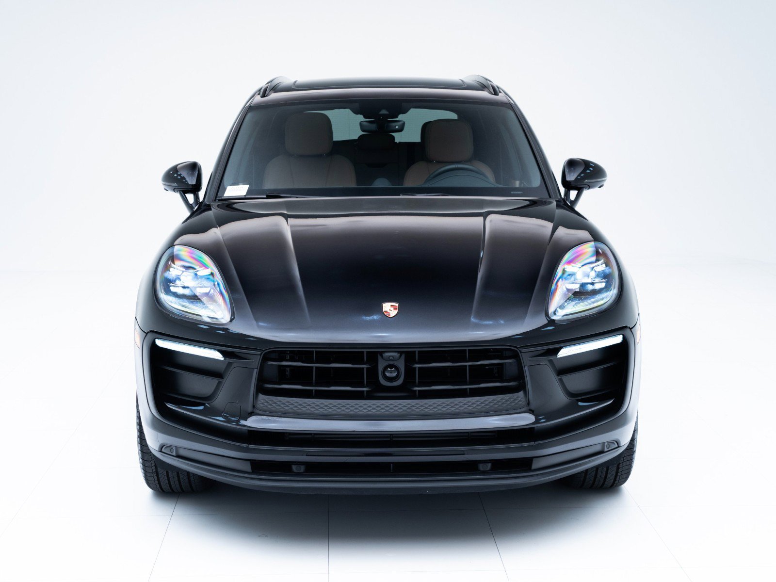 Certified 2025 Porsche Macan image 6