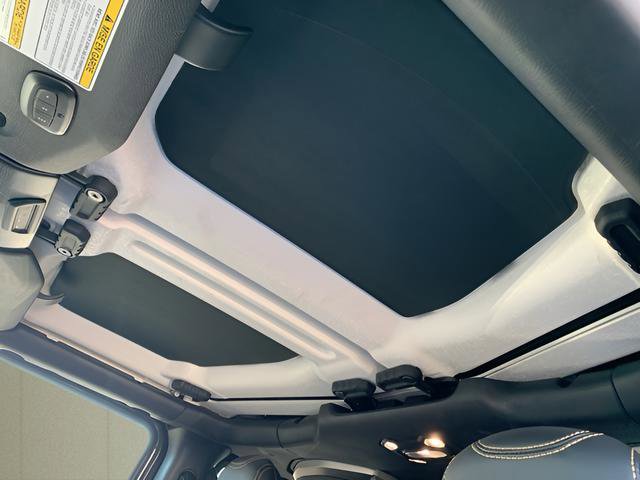 Used 2023 Jeep Gladiator Willys image 50