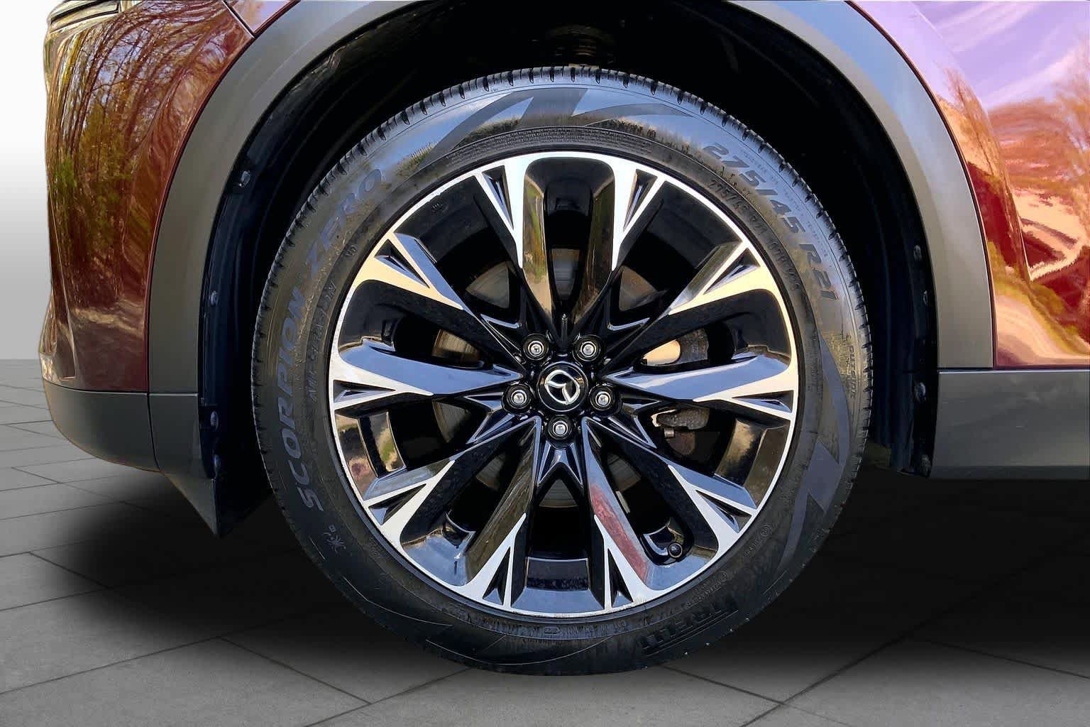 Used 2024 MAZDA CX-90 Plug-In Hybrid w/ Premium Pkg AWD/4WD image 11