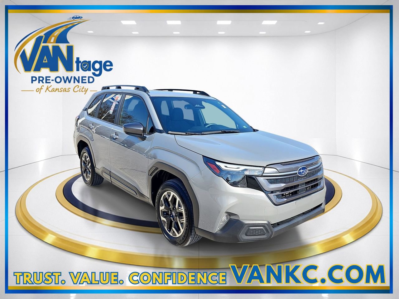 Used 2025 Subaru Forester Premium image 3