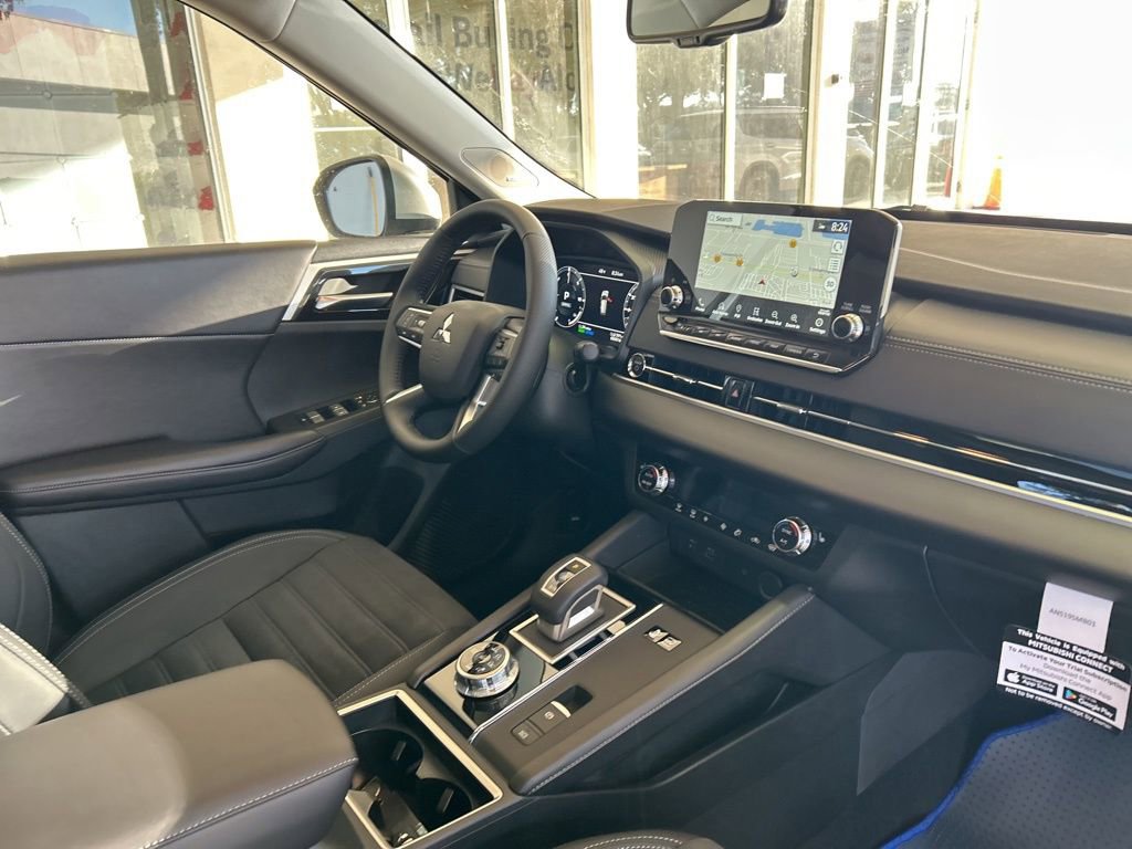 New 2025 Mitsubishi Outlander SE image 23