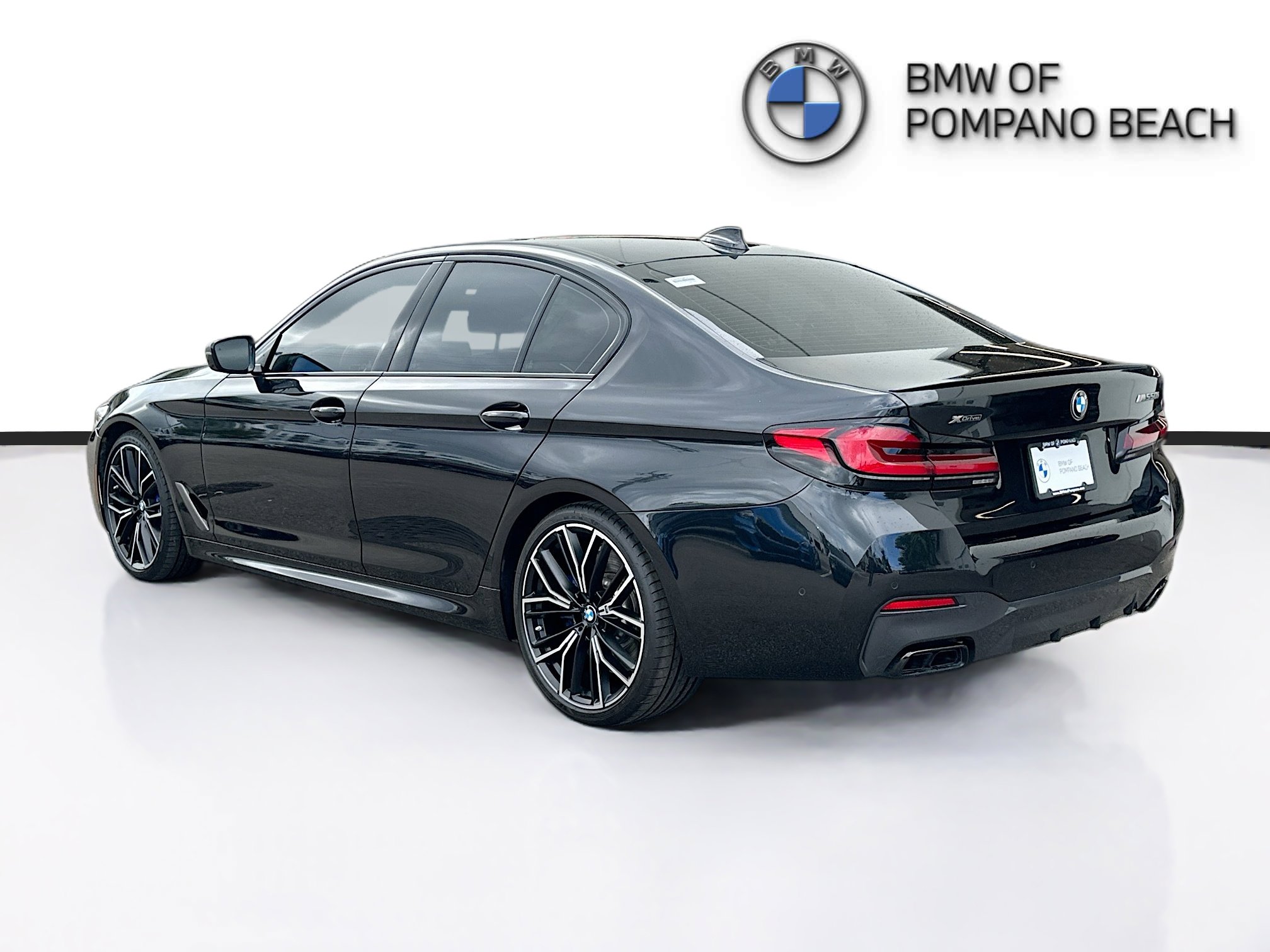 Used 2023 BMW M550i xDrive image 5