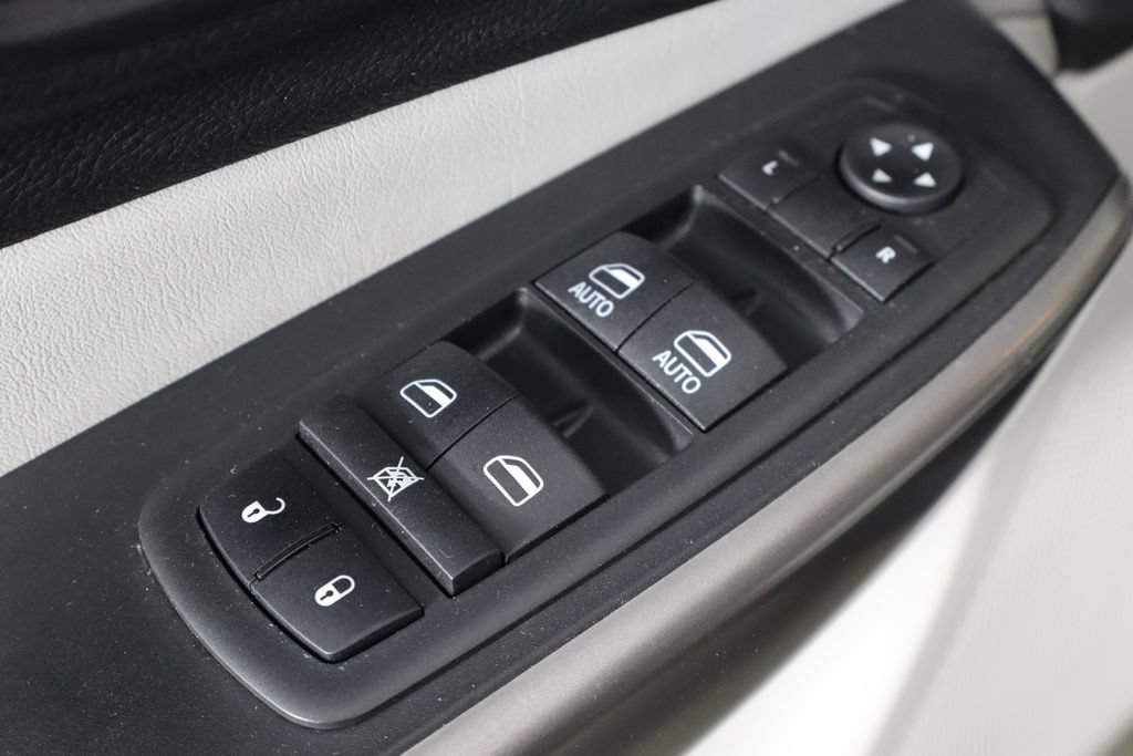 Used 2020 Jeep Cherokee Latitude Lux w/ Quick Order Package 26H Lux FWD image 20