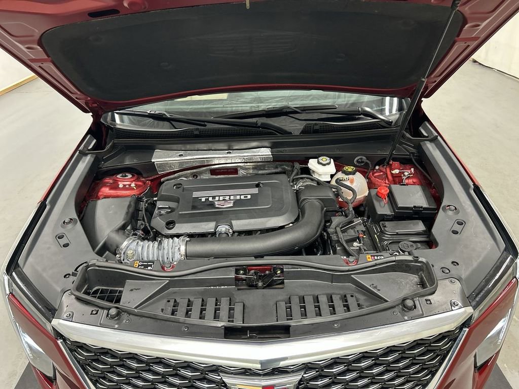 Used 2024 Cadillac XT4 Luxury w/ Cold Weather Package image 24
