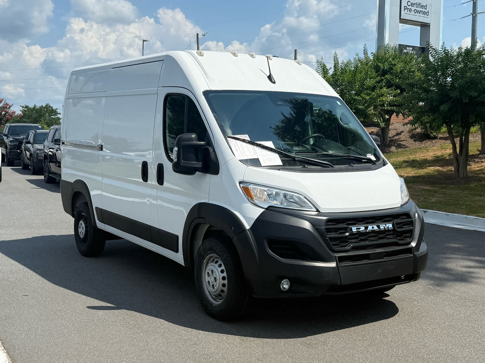 Used 2024 RAM ProMaster 2500 w/ Convenience Group FWD image 7