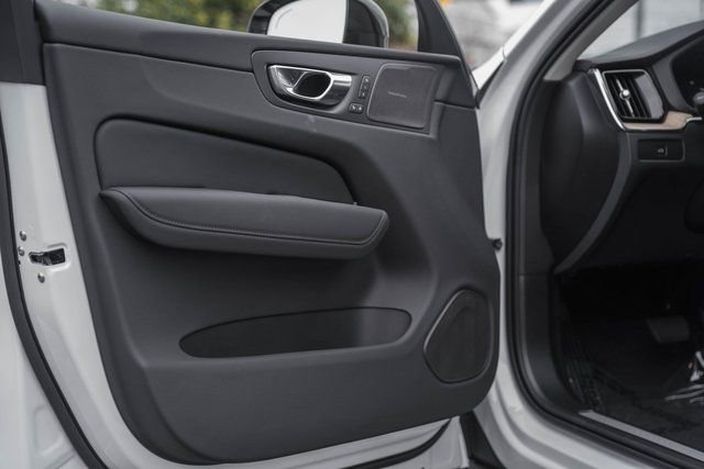 New 2026 Volvo XC60 B5 Ultra w/ Protection Package Premier image 35