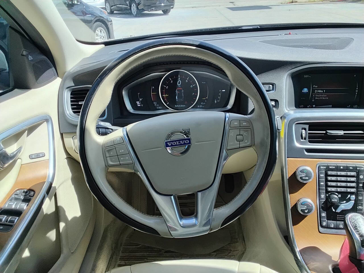 Used 2016 Volvo S60 T5 Inscription Platinum image 10