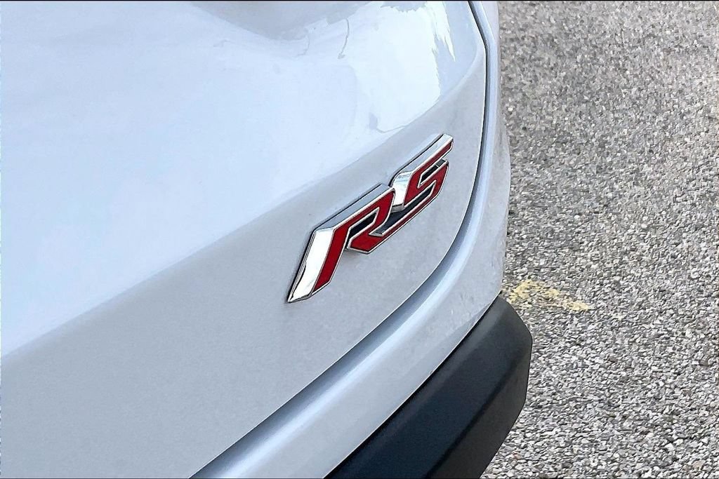 Used 2025 Chevrolet Trax RS FWD image 21