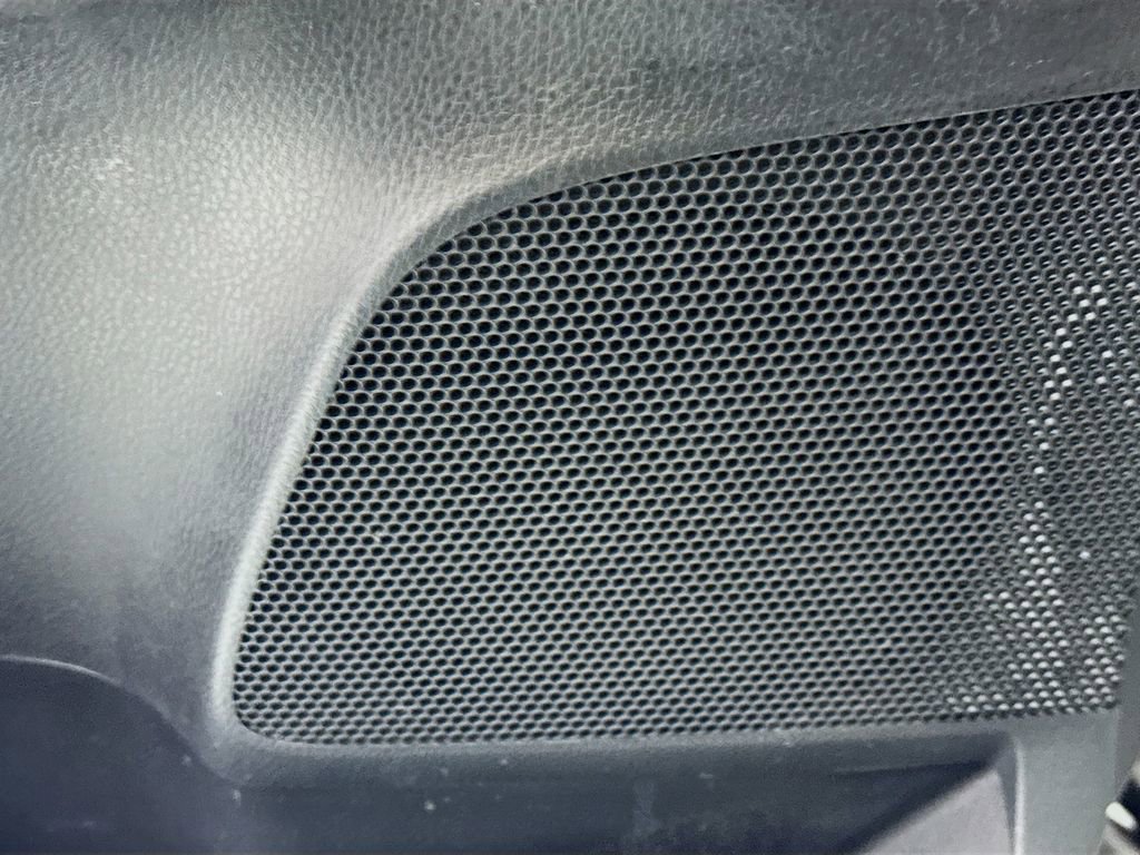 Used 2013 Toyota RAV4 Limited image 23