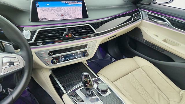 Used 2022 BMW 740i w/ M Sport Package image 43