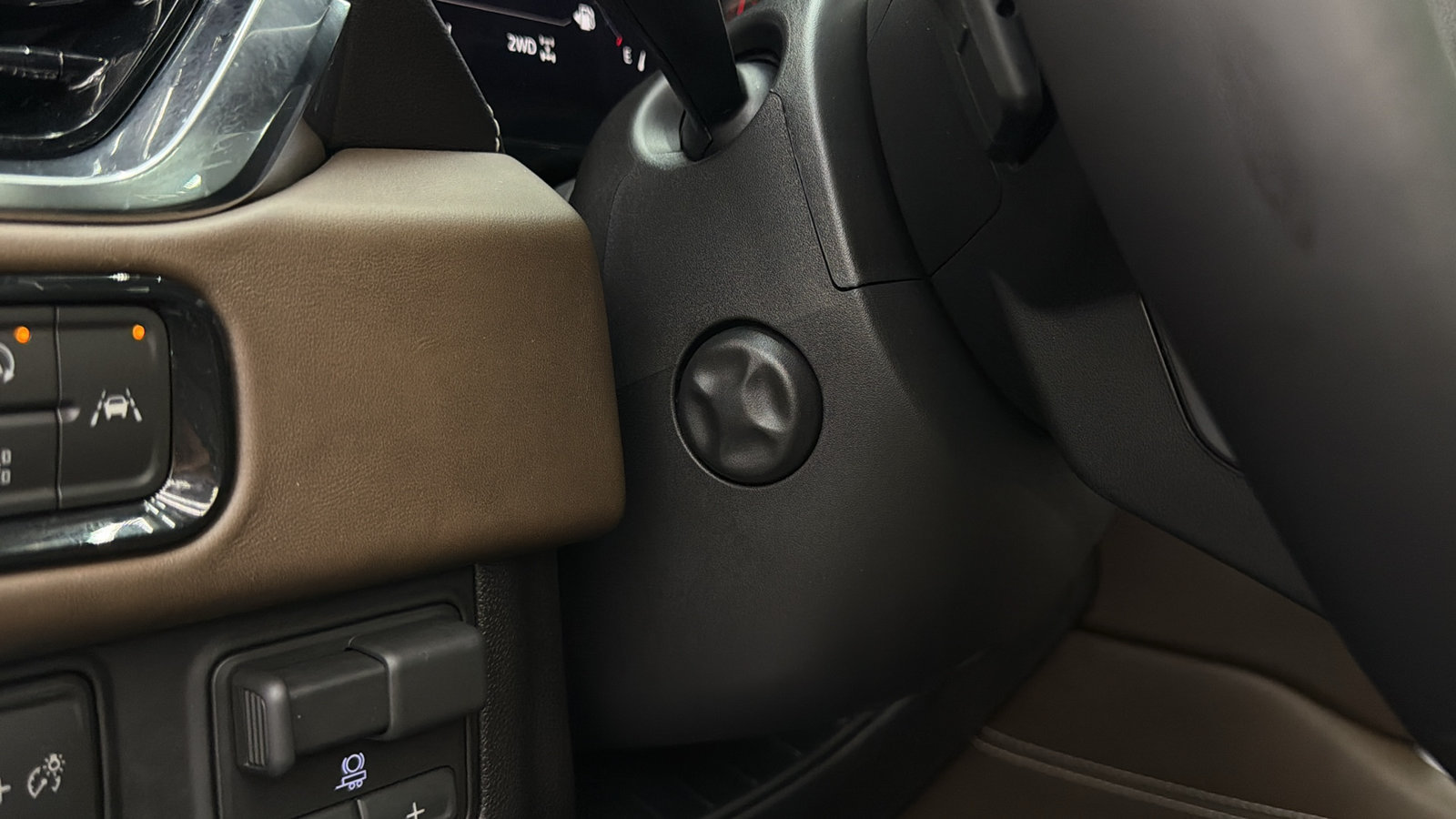 Used 2026 GMC Yukon Denali Ultimate w/ LPO, Floor Liner Package AWD/4WD image 26