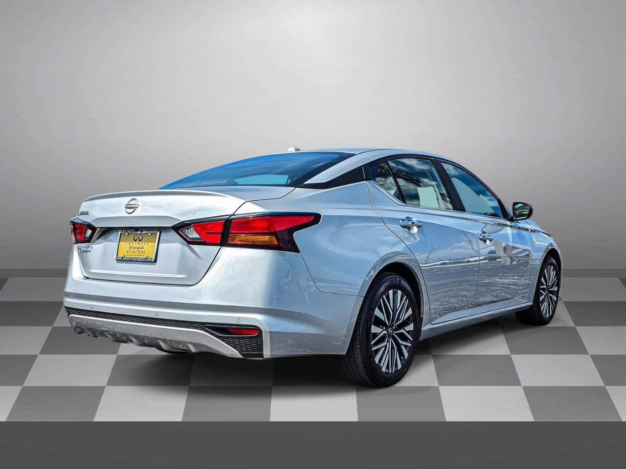 Used 2025 Nissan Altima 2.5 SV image 5