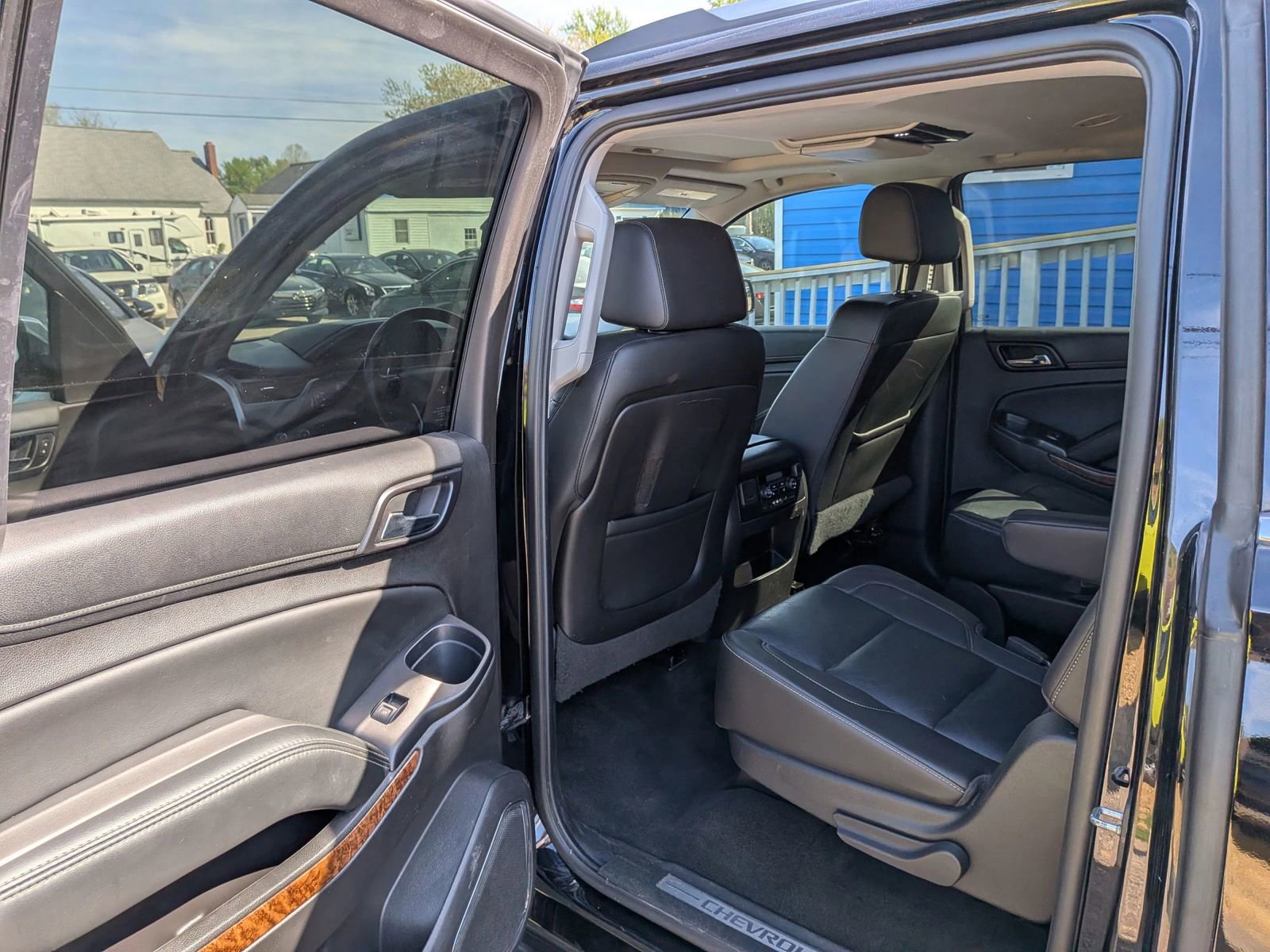 Used 2016 Chevrolet Suburban LTZ image 33