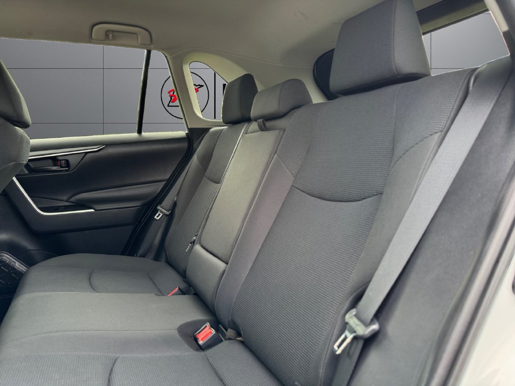 Certified 2019 Toyota RAV4 LE AWD/4WD image 18