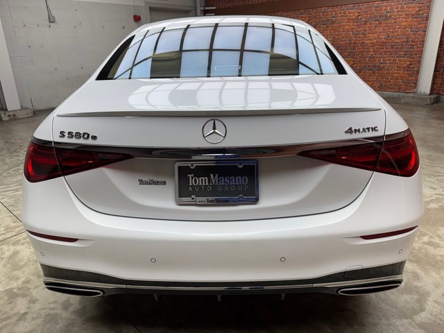 Used 2025 Mercedes-Benz S 580e S 580e image 4