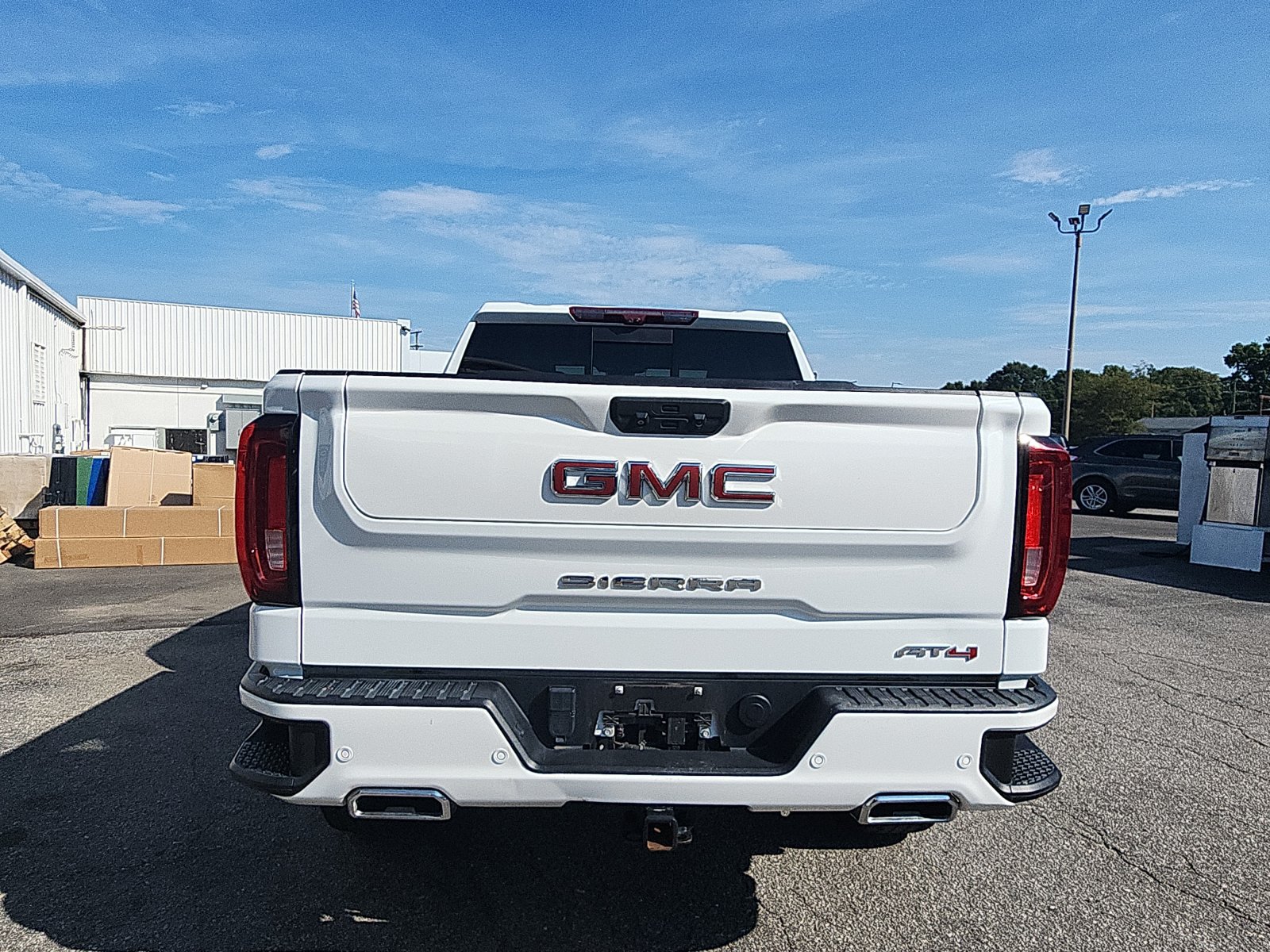 Used 2023 GMC Sierra 1500 AT4 w/ AT4 Premium Package AWD/4WD image 4