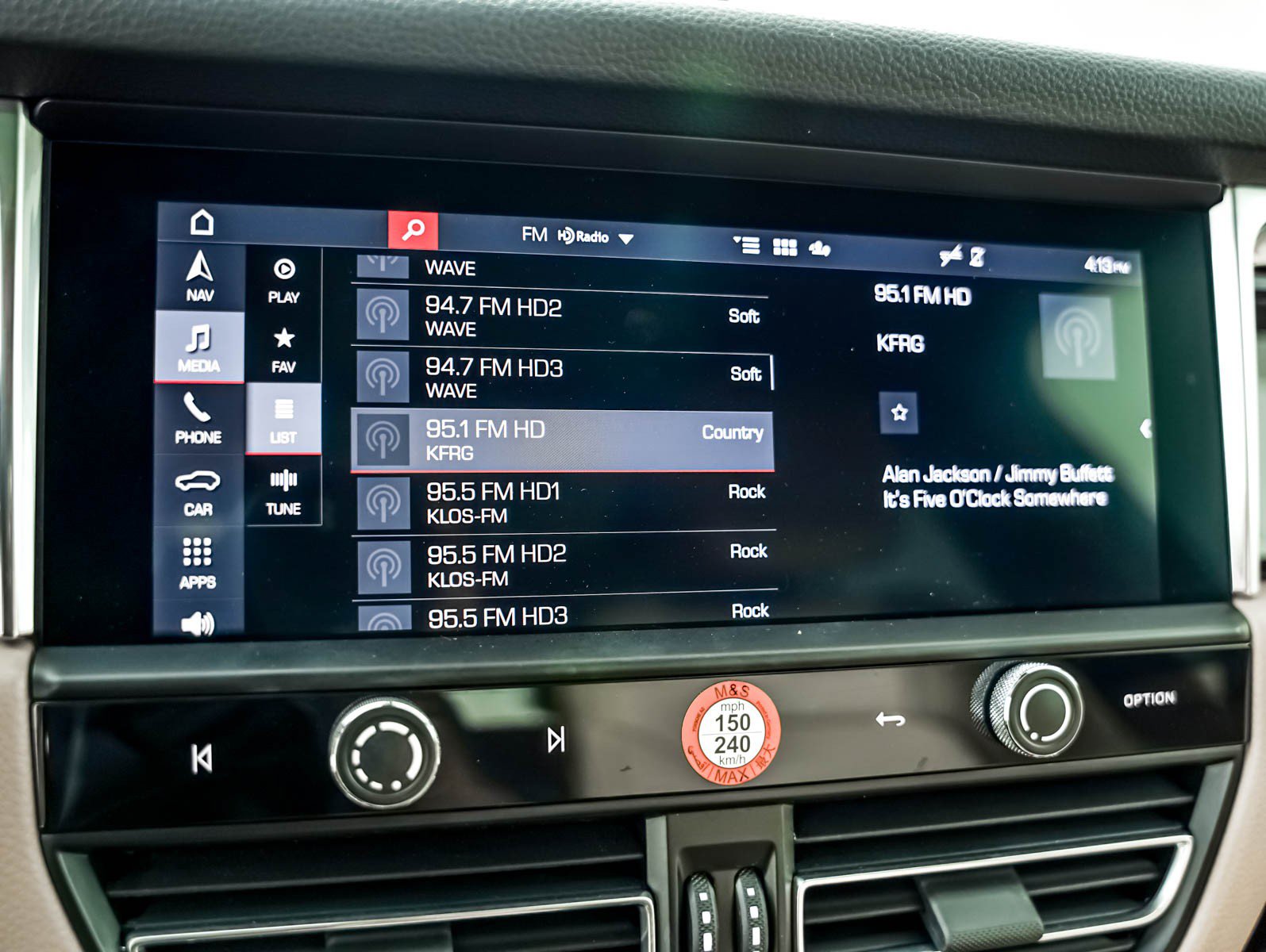 Certified 2025 Porsche Macan S AWD/4WD image 22