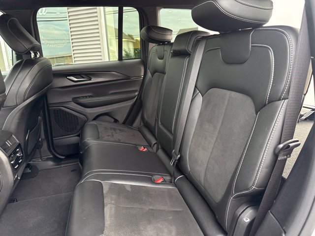 Used 2023 Jeep Grand Cherokee Altitude AWD/4WD image 37