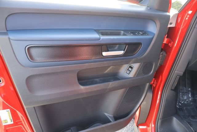 Certified 2025 Volkswagen ID. Buzz Pro S RWD image 11