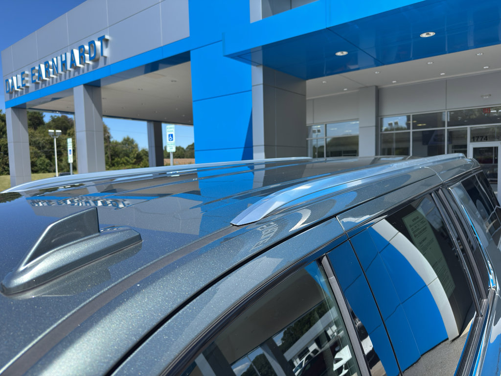 Used 2023 Chevrolet Suburban LT image 8