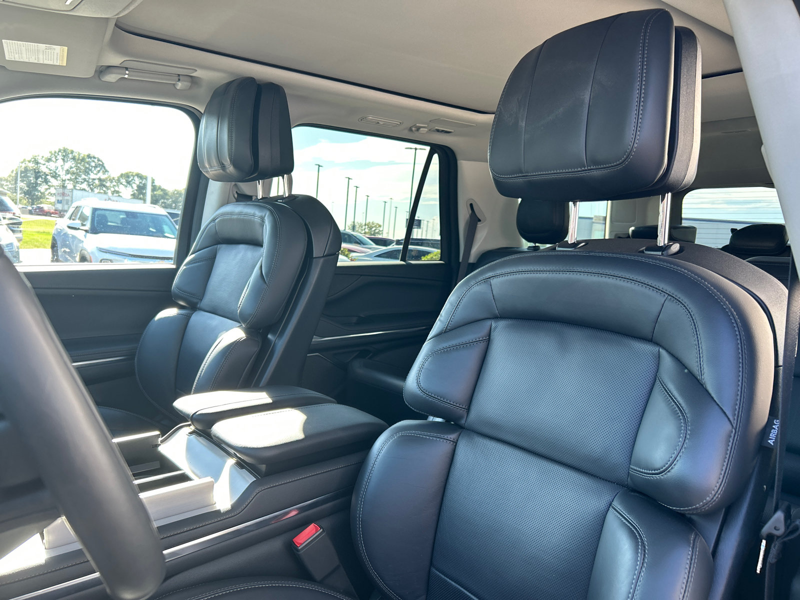 New 2026 Lincoln Navigator Reserve AWD/4WD image 28