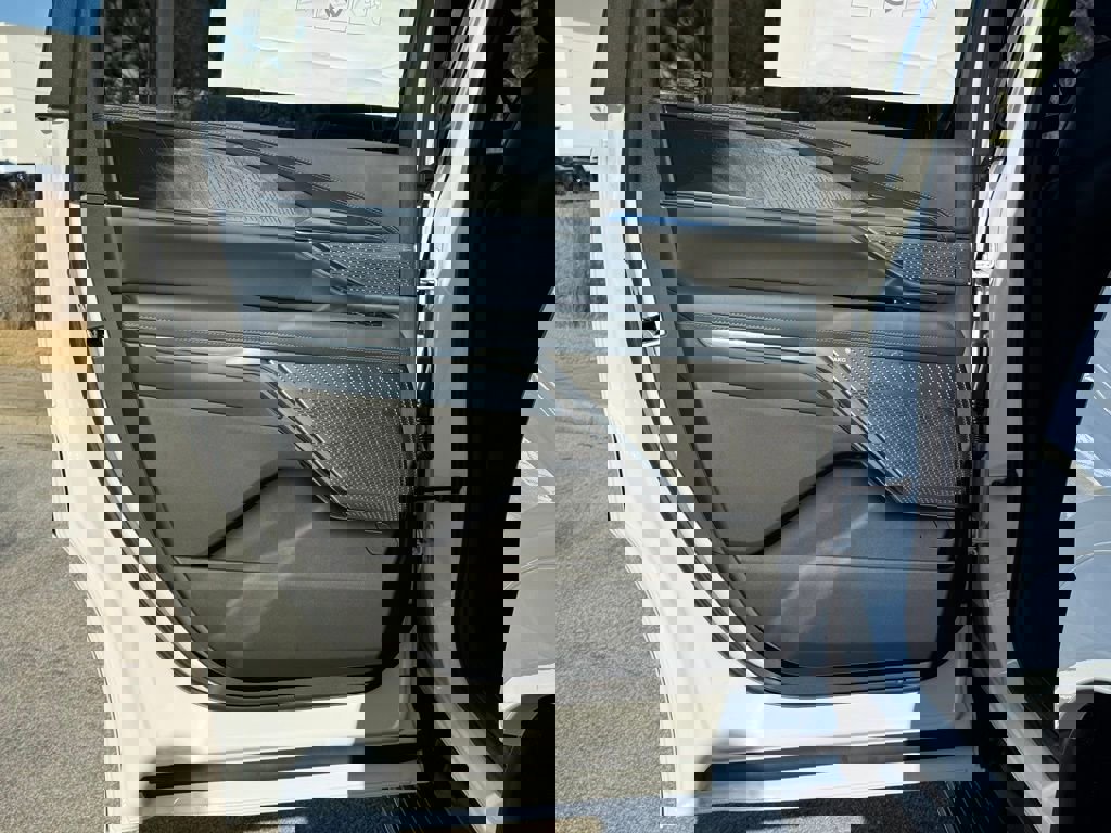 New 2025 Cadillac Escalade IQ Luxury 2 image 23