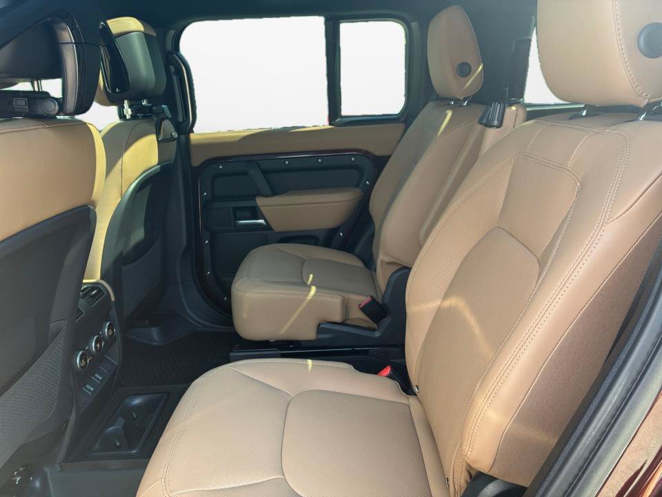 New 2026 Land Rover Defender 130 X-Dynamic SE AWD/4WD image 13