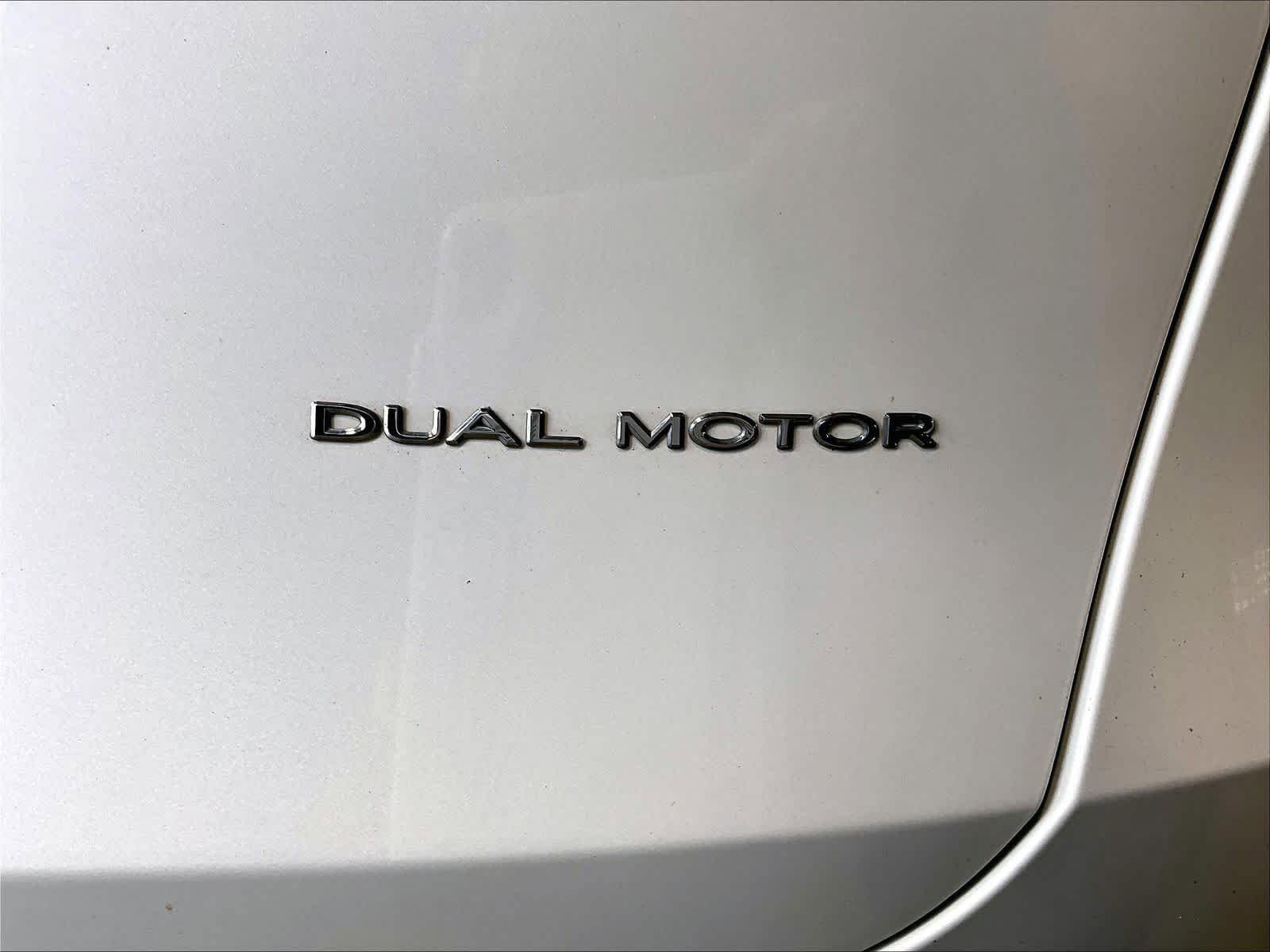 Used 2023 Tesla Model Y AWD image 30