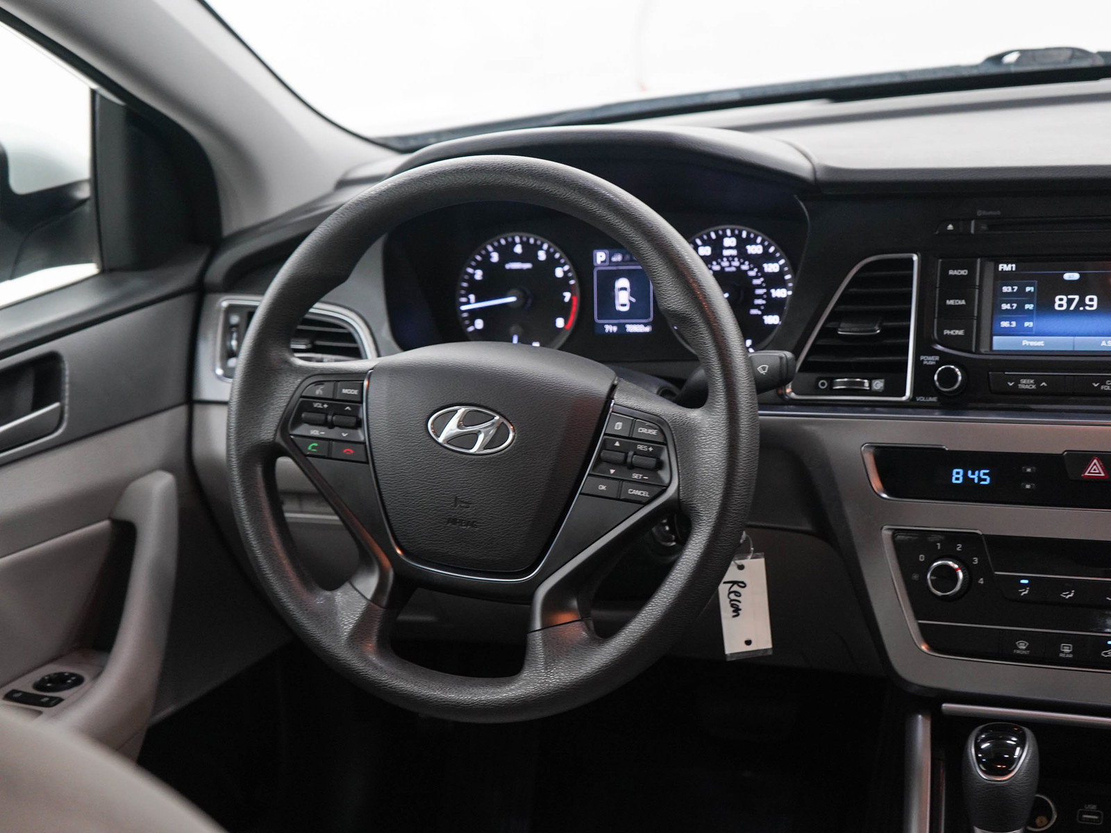 Used 2015 Hyundai Sonata SE w/ Option Group 09 FWD image 14