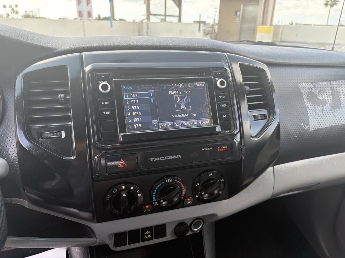 Used 2015 Toyota Tacoma 2WD Access Cab image 24