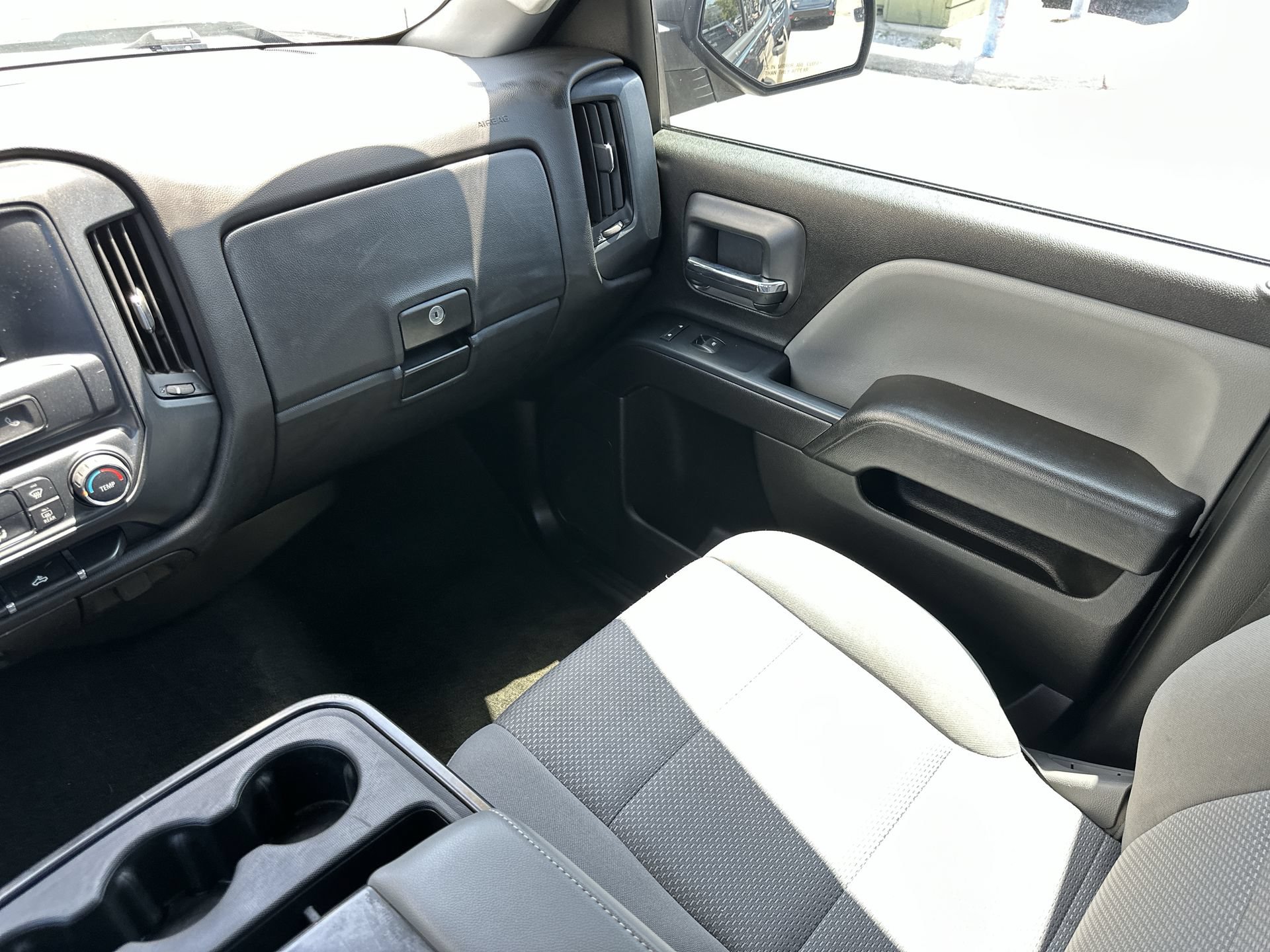 Used 2018 Chevrolet Silverado 1500 Custom w/ Custom Value Package RWD image 15