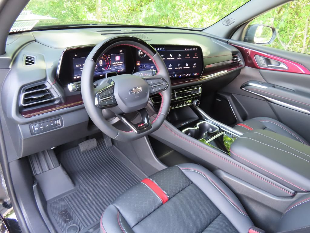 New 2026 Chevrolet Traverse RS w/ LPO, Floor Liner Package AWD/4WD image 23