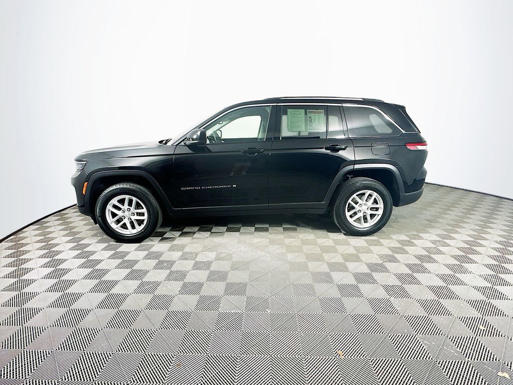 Certified 2023 Jeep Grand Cherokee Laredo AWD/4WD image 7