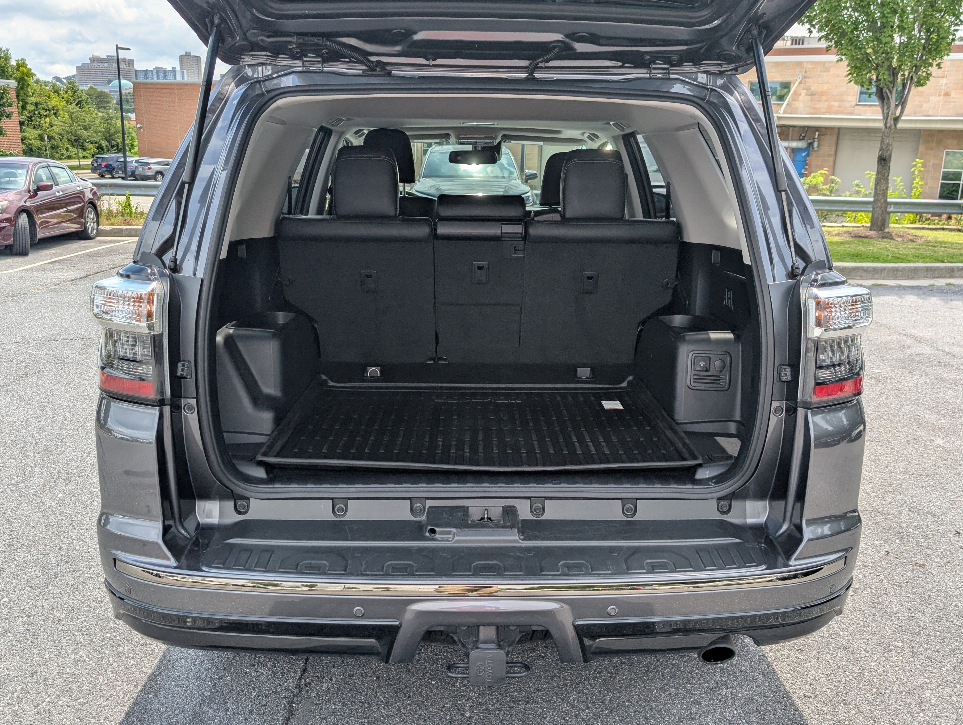 Used 2020 Toyota 4Runner Limited image 13