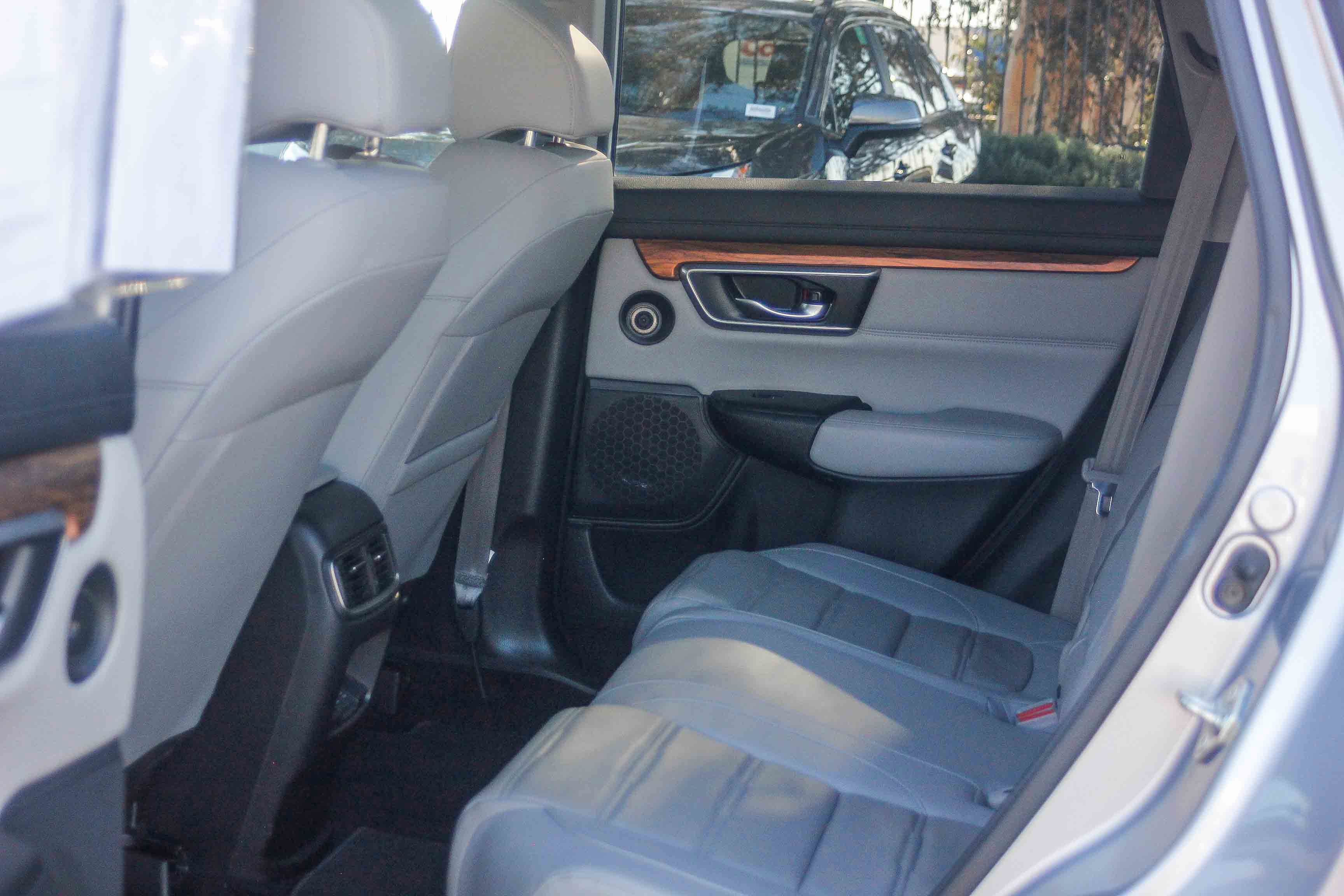 Used 2018 Honda CR-V Touring image 17