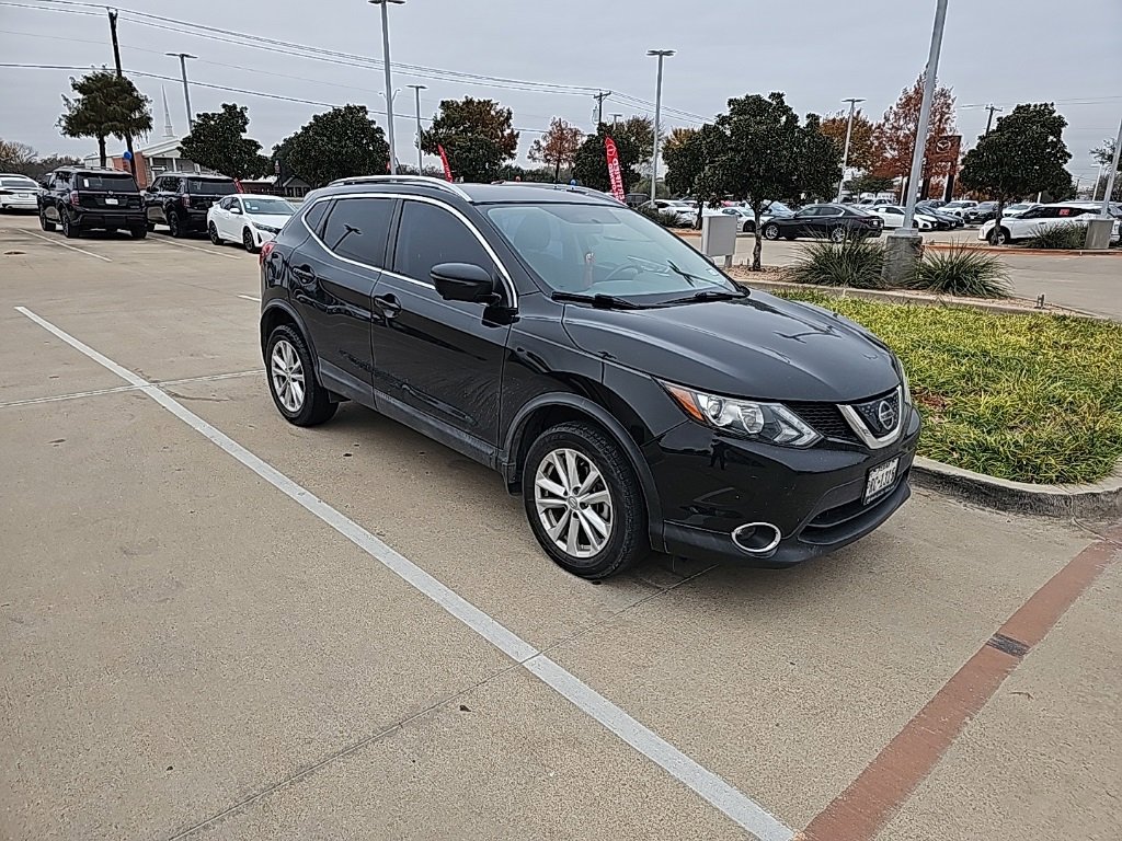 Used 2018 Nissan Rogue Sport SV w/ SV Technology Package image 3
