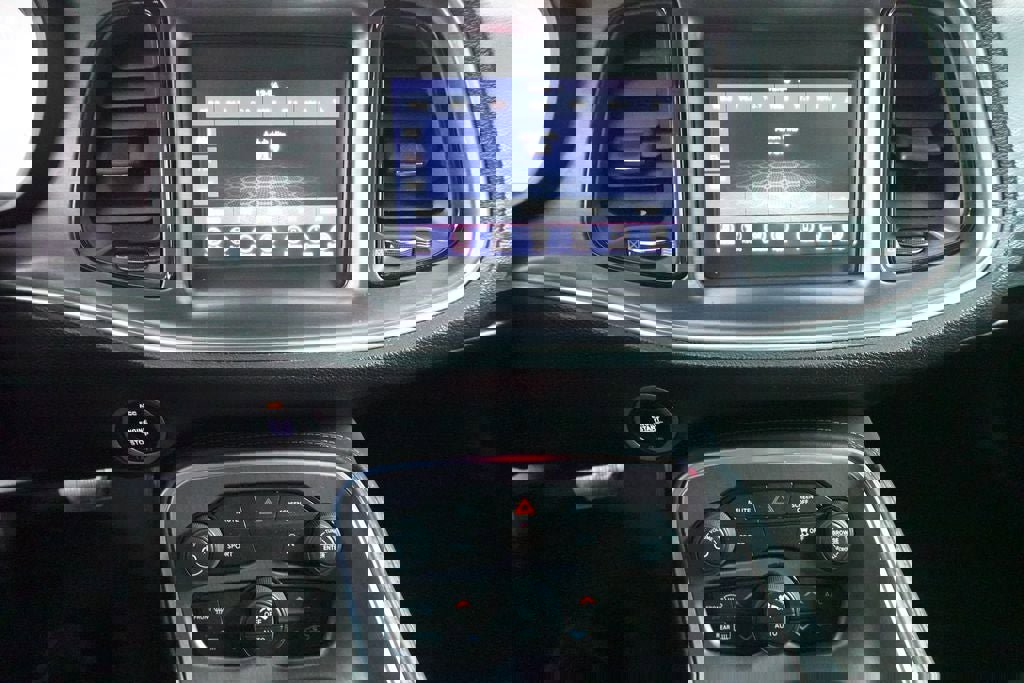 Used 2018 Dodge Challenger R/T w/ Blacktop Package image 12