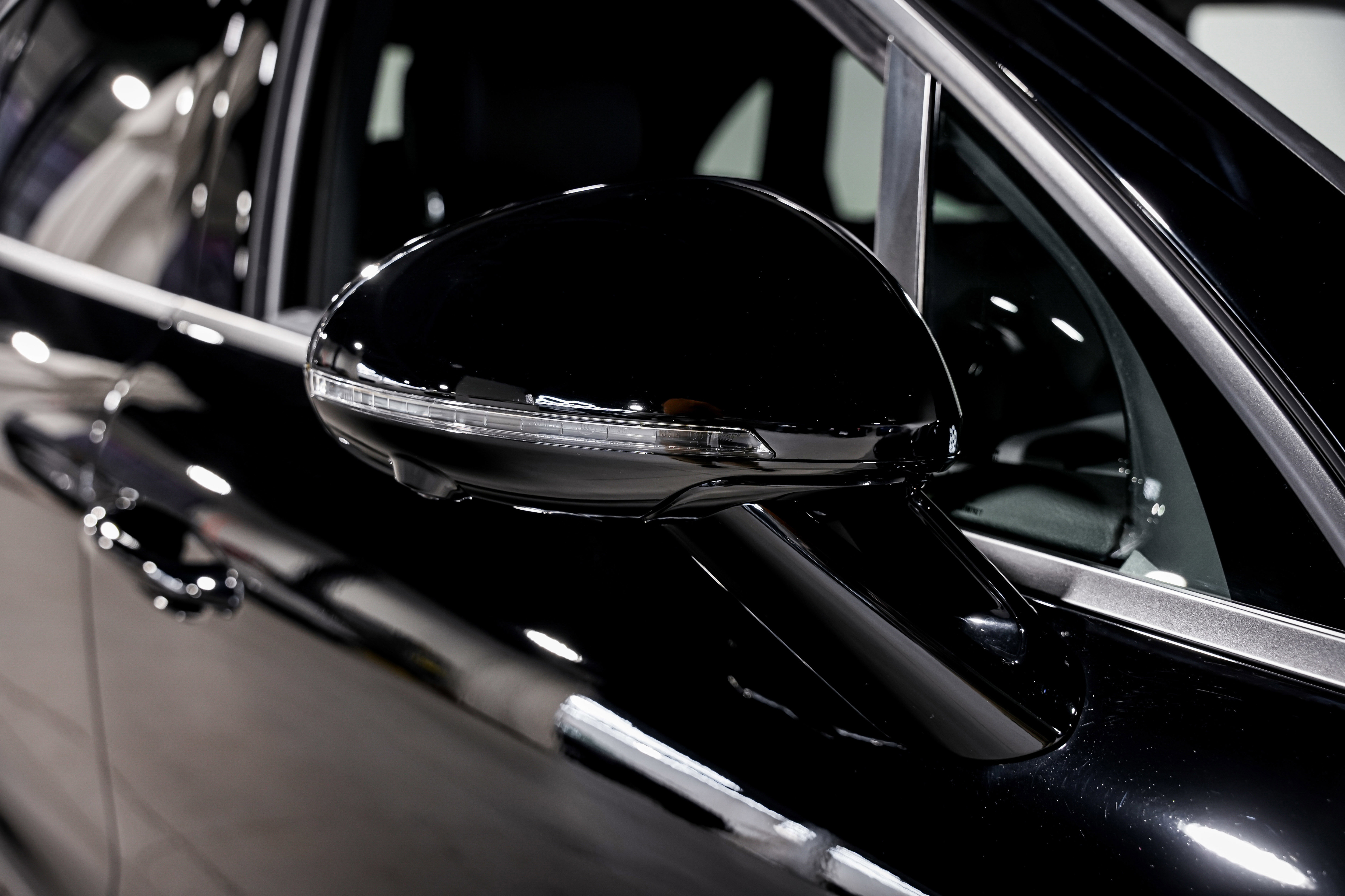 Used 2024 Porsche Macan image 42