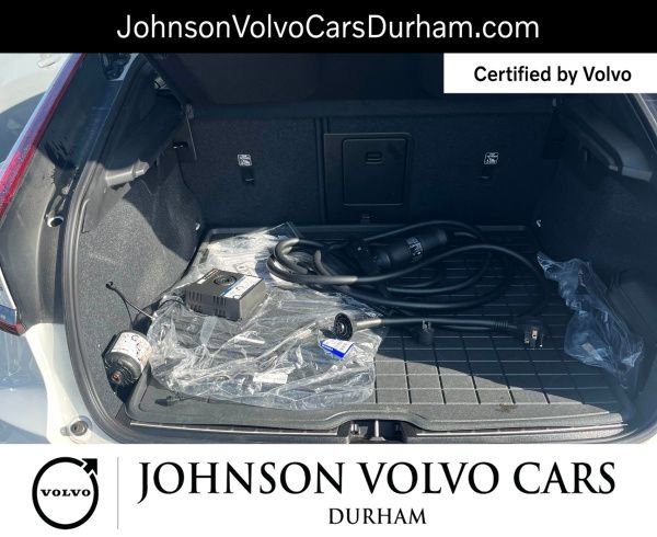 Used 2024 Volvo C40 Recharge Core image 11