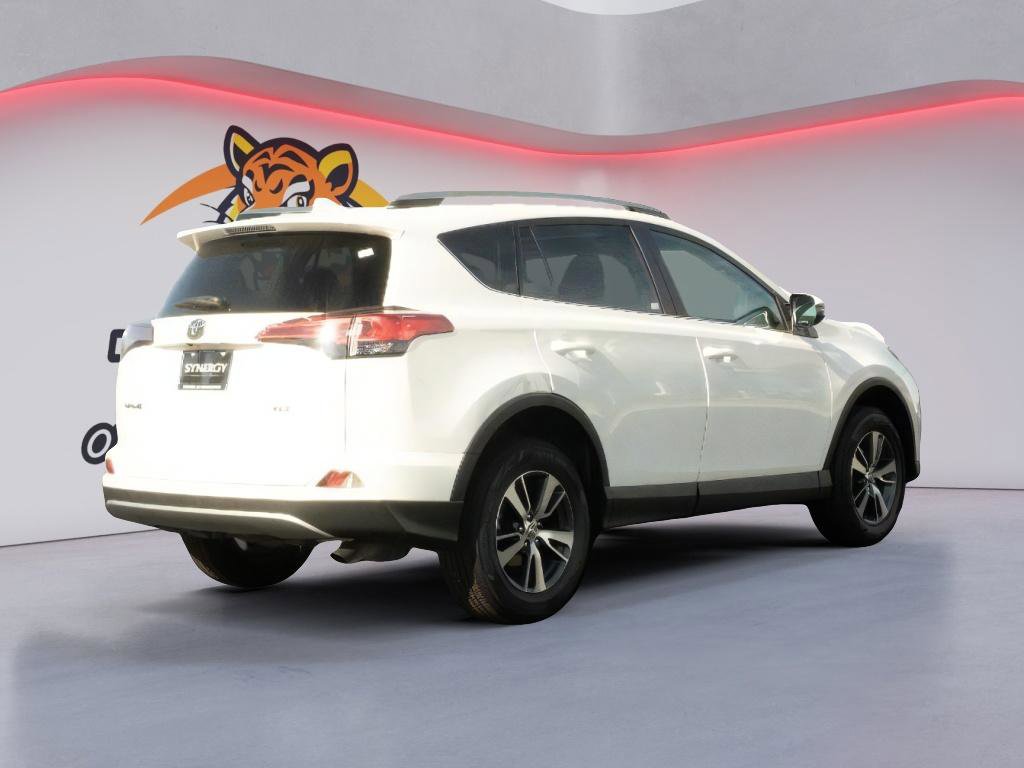 Used 2017 Toyota RAV4 XLE FWD image 5