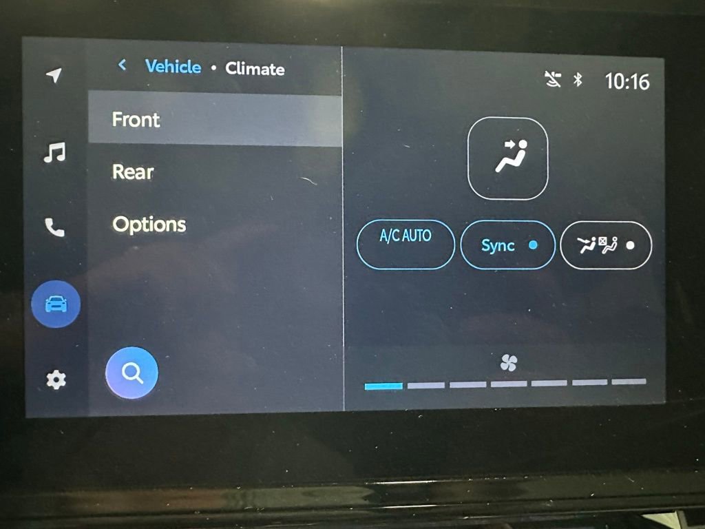 Used 2025 Toyota Sienna LE image 30