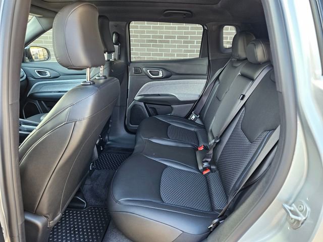 New 2025 Jeep Compass Latitude w/ Sun & Sound Group AWD/4WD image 5