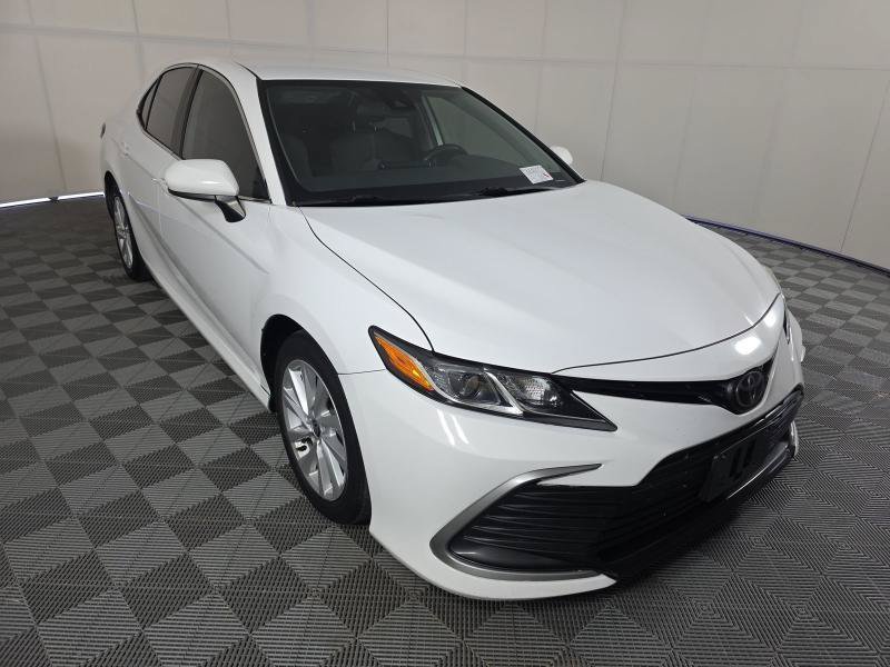 Used 2022 Toyota Camry LE FWD image 3