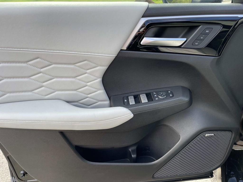 New 2025 Mitsubishi Outlander SEL image 22